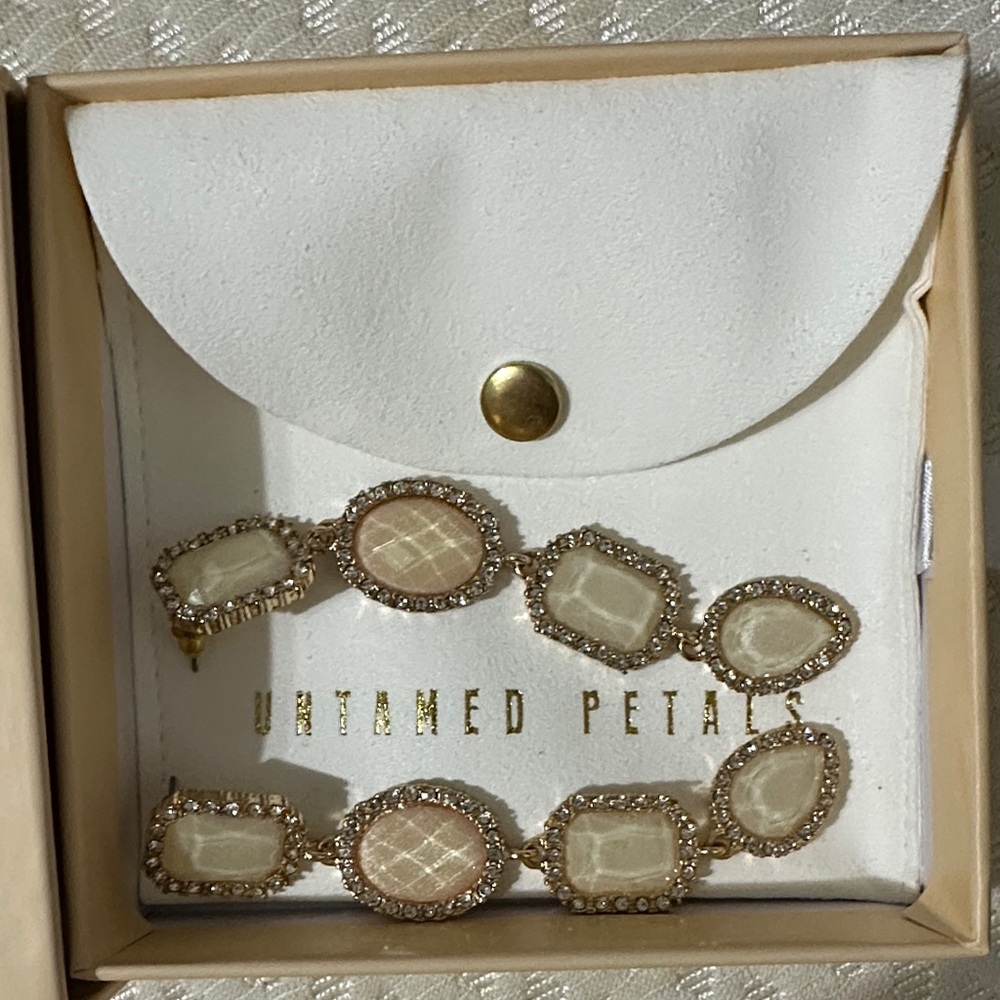Untamed Petals Gold and Cream Earrings